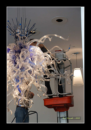 Packing up Chihuly Glass
