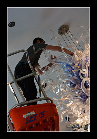 Packing up Chihuly Glass