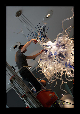 Packing up Chihuly Glass