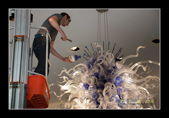 Packing up Chihuly Glass