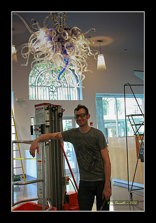 Packing up Chihuly Glass