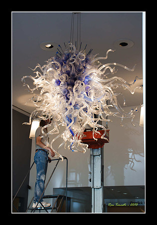 Packing up Chihuly Glass